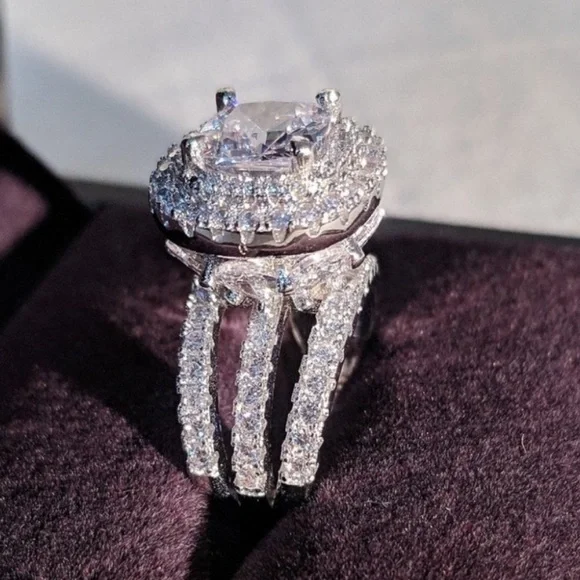 NEW 925 STERLING SILVER DIAMOND RING, CUTE RING, SHINY RING. - Picture 3 of 5